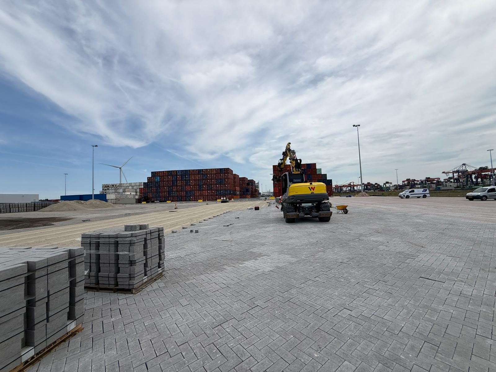 Machine en materiaal op de werklocatie